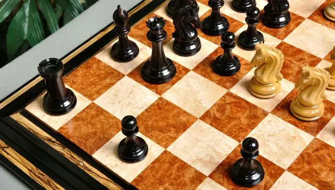 Heirloom Burnt Finish Grandmaster Chess Set – Chess House