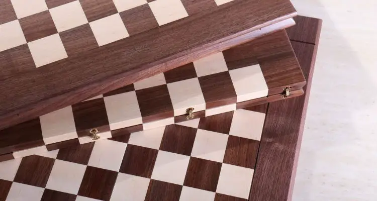 The 21" Folding Hardwood Player's Chessboard JLP, USA