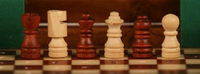 7" Pegged Wood Pocket Chess Set