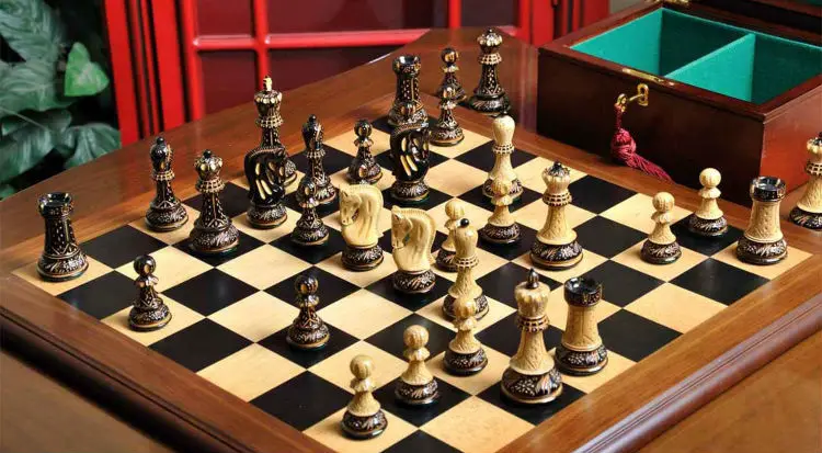 Burnt Zagreb ’59 Series Chess Set, Box, & Board Combination