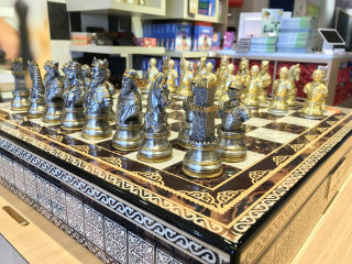 Chess World - Dal Rossi Chess Sets