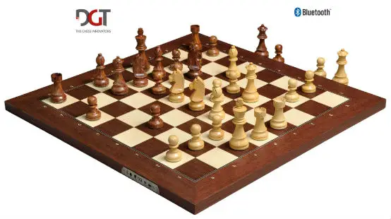 The DGT Electronic Chessboard USB & Bluetooth
