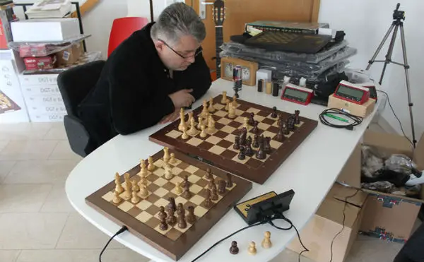 Electronic Chess Boards Review