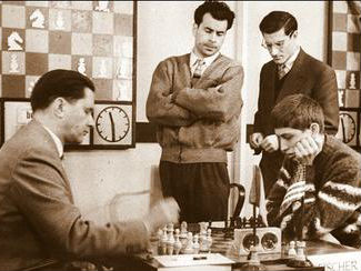 Paul Keres vs Bobby Fisher, 1959 Candidate Tournament in Bled