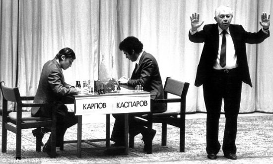 Anatoly Karpov vs Garry Kasparov in Moscow, 1985