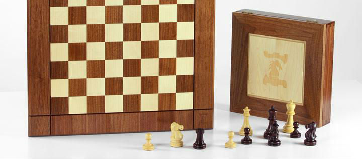 JLP Chess Board With Chess Pieces & Box