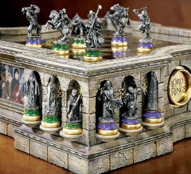 The Lord of the Rings Collector's Chess Set from Noble Collection
